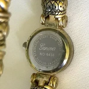 Geneva | Accessories | Vintage Geneva Quartz Gold Tone  display picture 3
